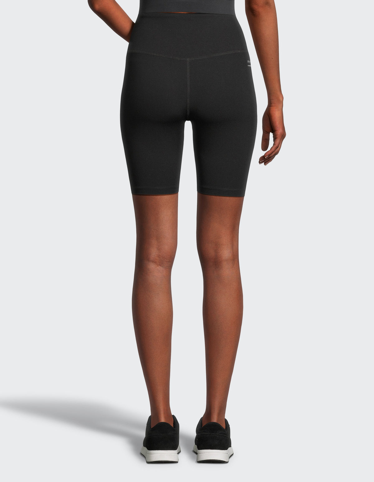 Freja D 01 Shorts Damen