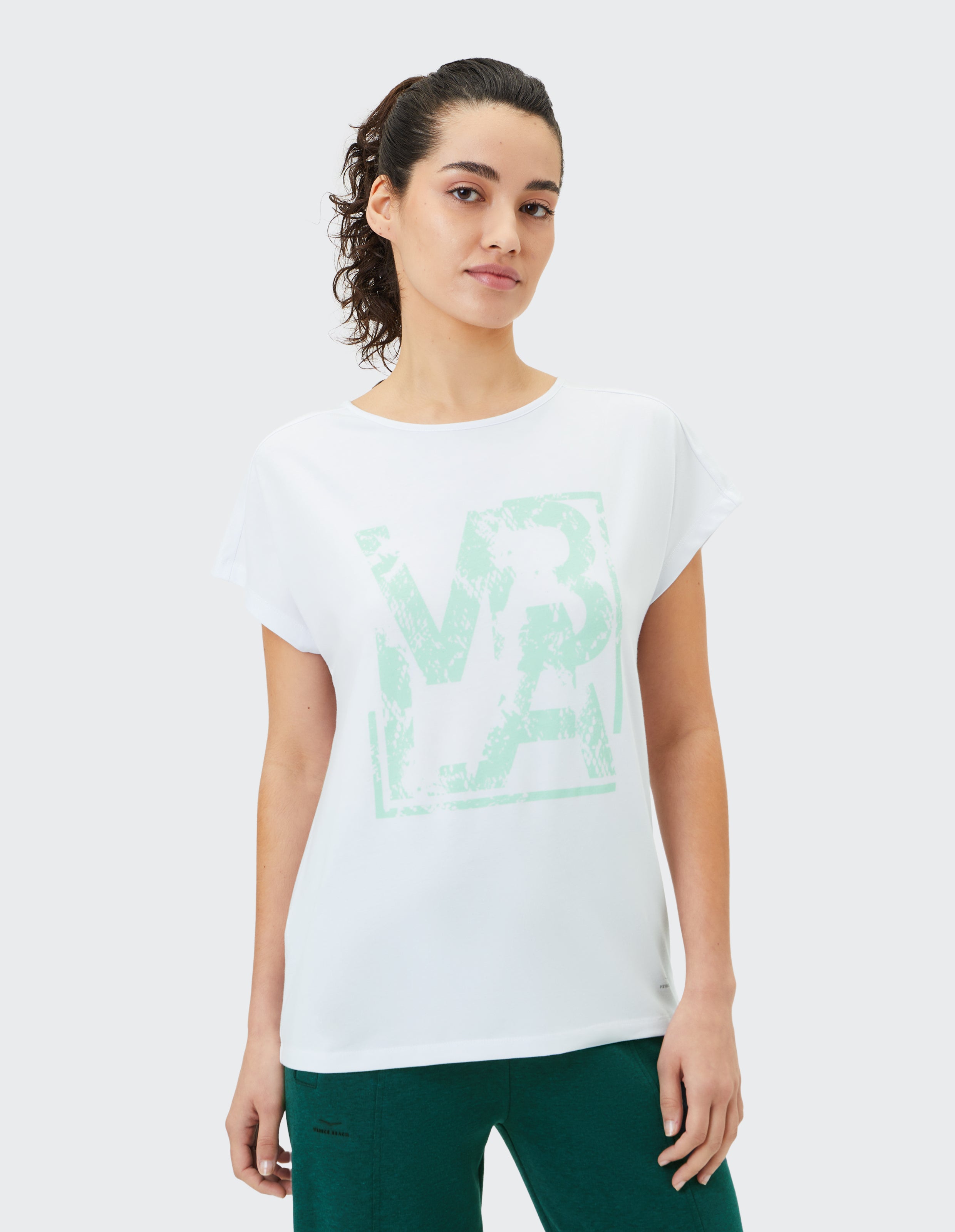 VB_Tia DCTL 06 T-Shirt