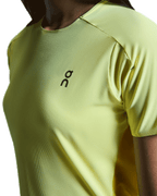 Performance-T Laufshirt mit 86% Polyester & 14% Elasthan