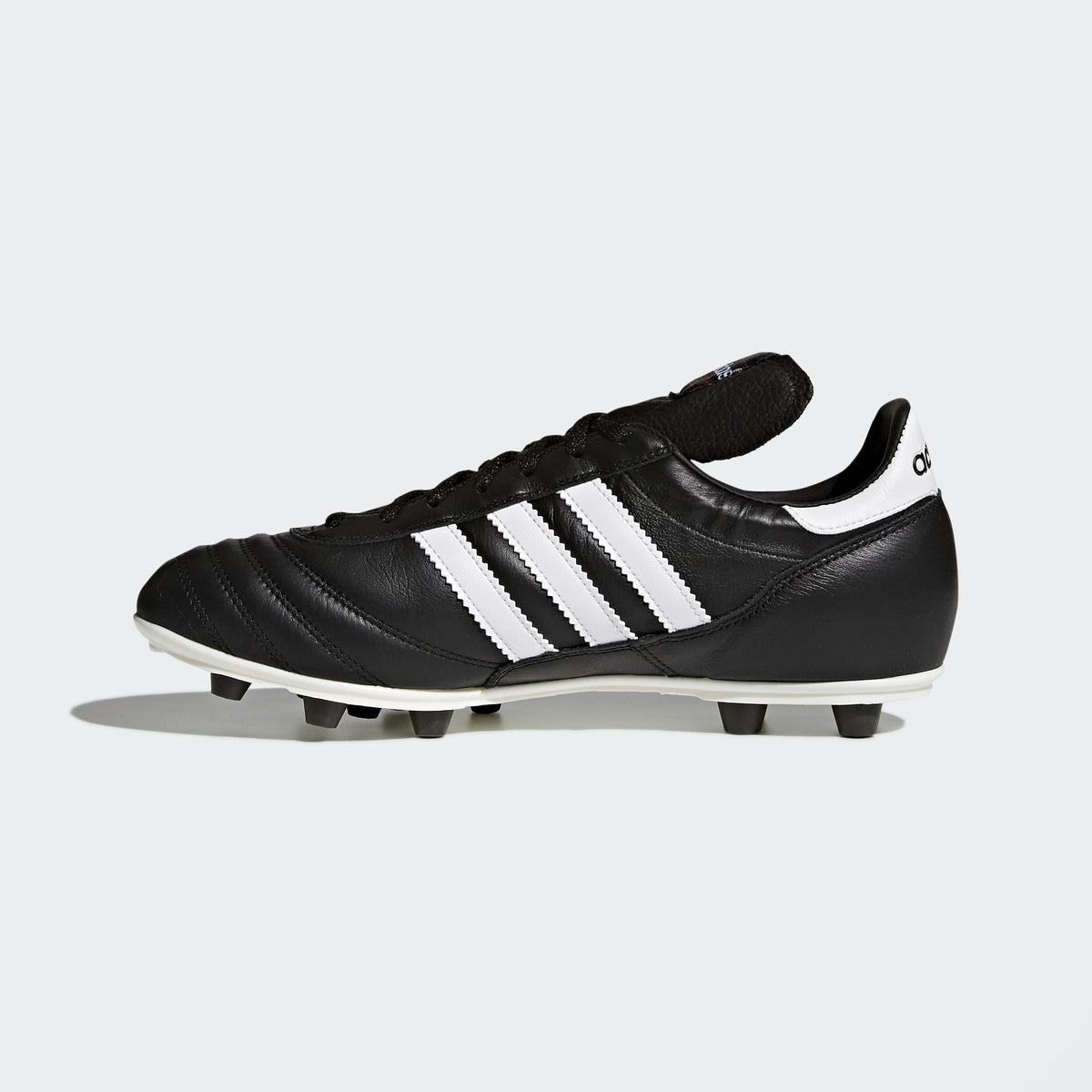 Copa Mundial Fußballschuh für feste Böden