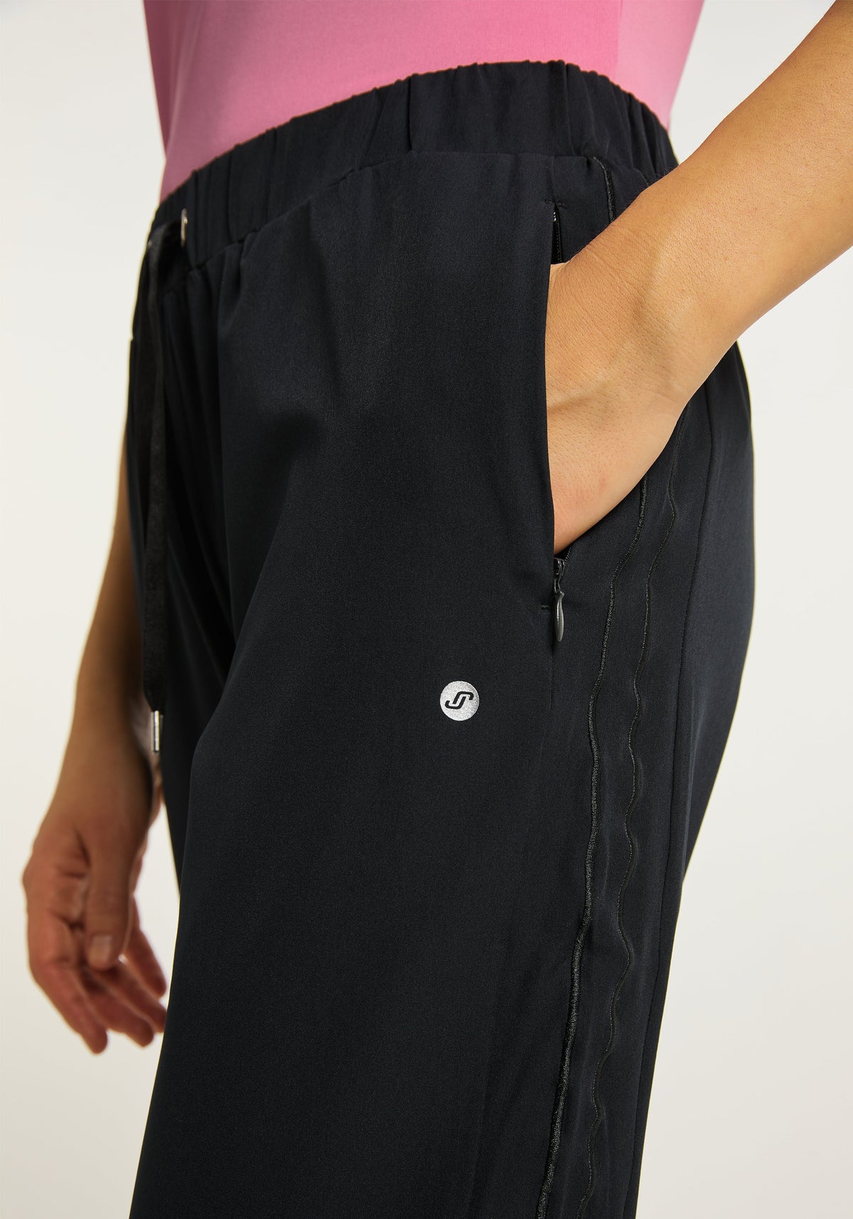 Sporthose Damen – Funktionsmaterial & Stretchkomfort