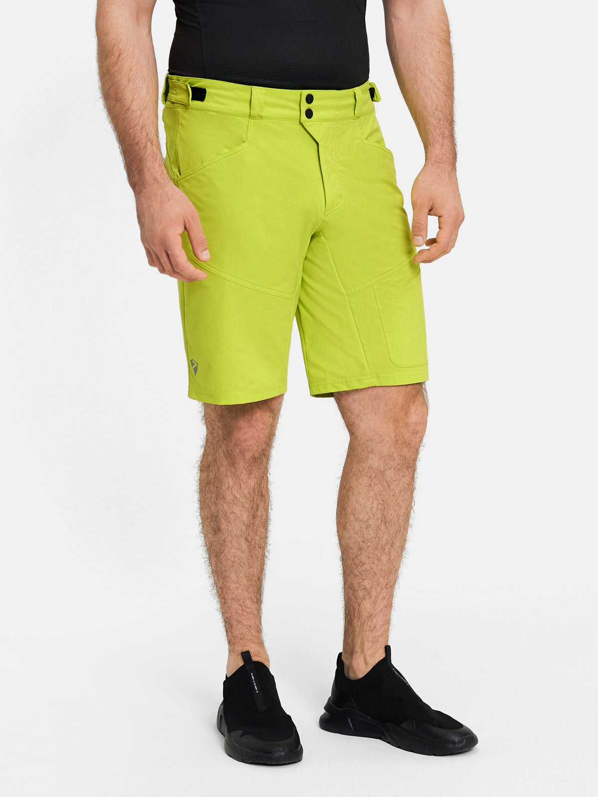 NELAT-Z shorts man