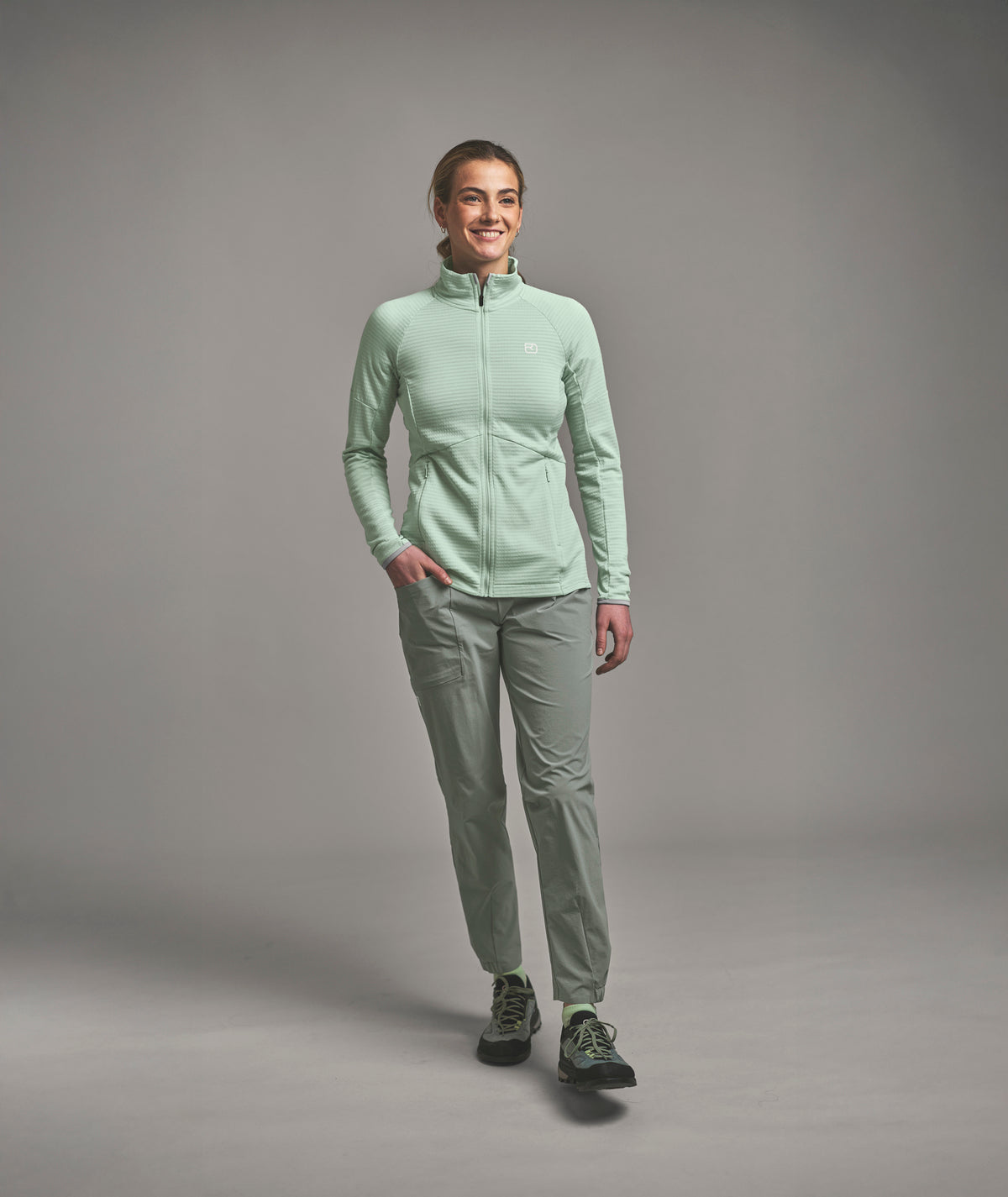 TRACE PANTS W