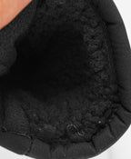 Aki Mitten