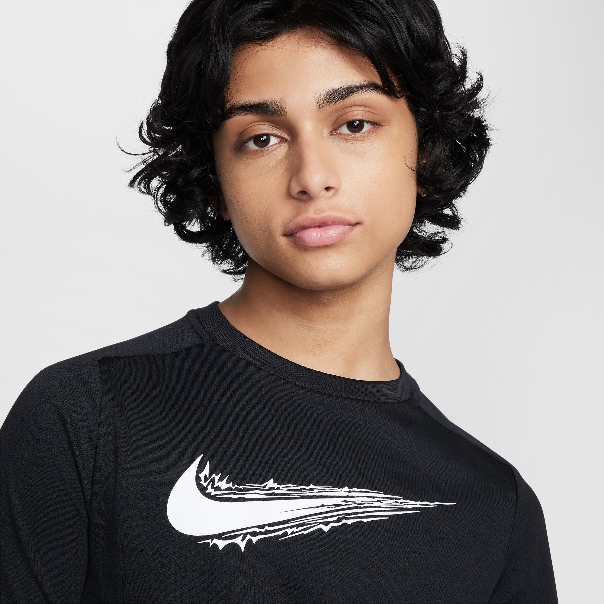 NIKE Dri-FIT Multi SS Top für Kinder mit Swoosh