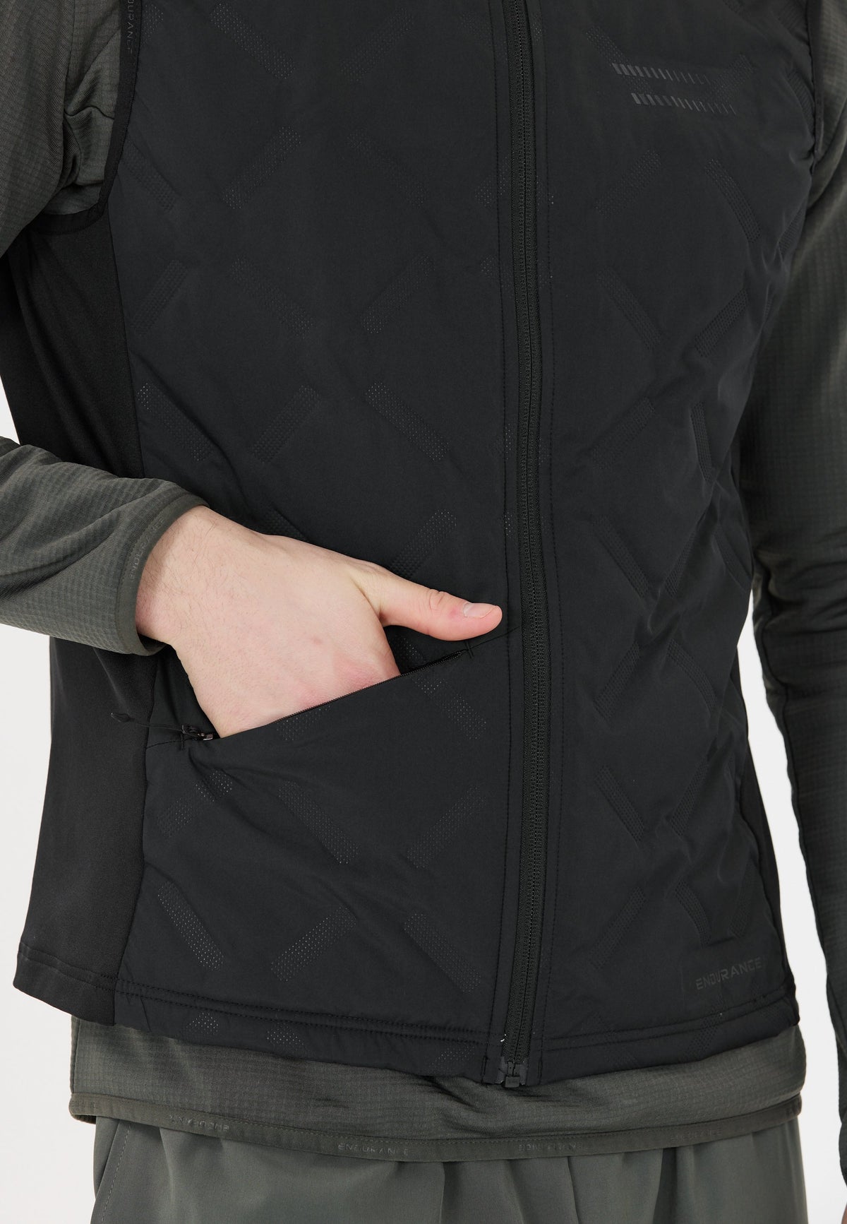 Jelawat M Vest