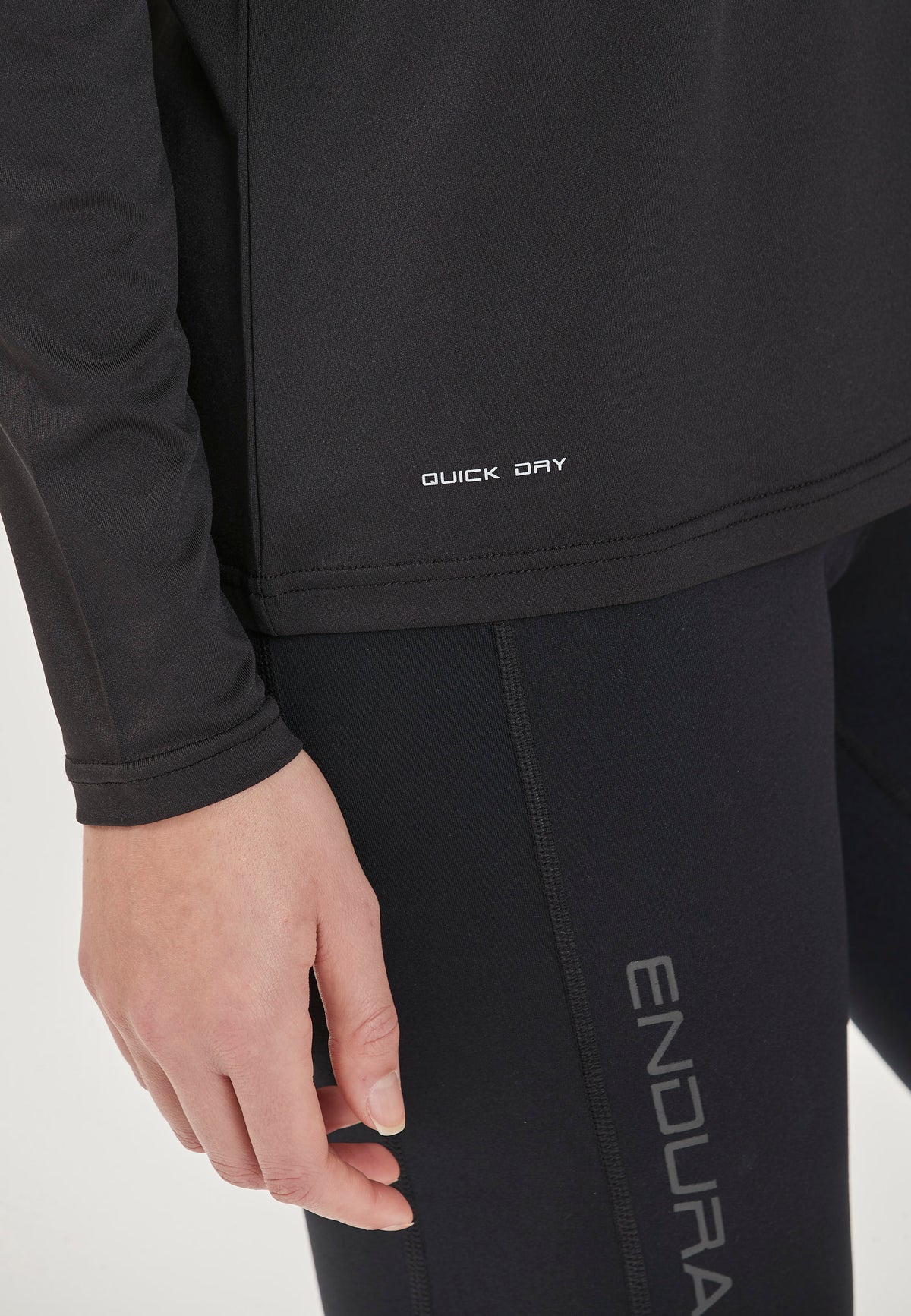 Yonan V2 W Performance L/S Tee