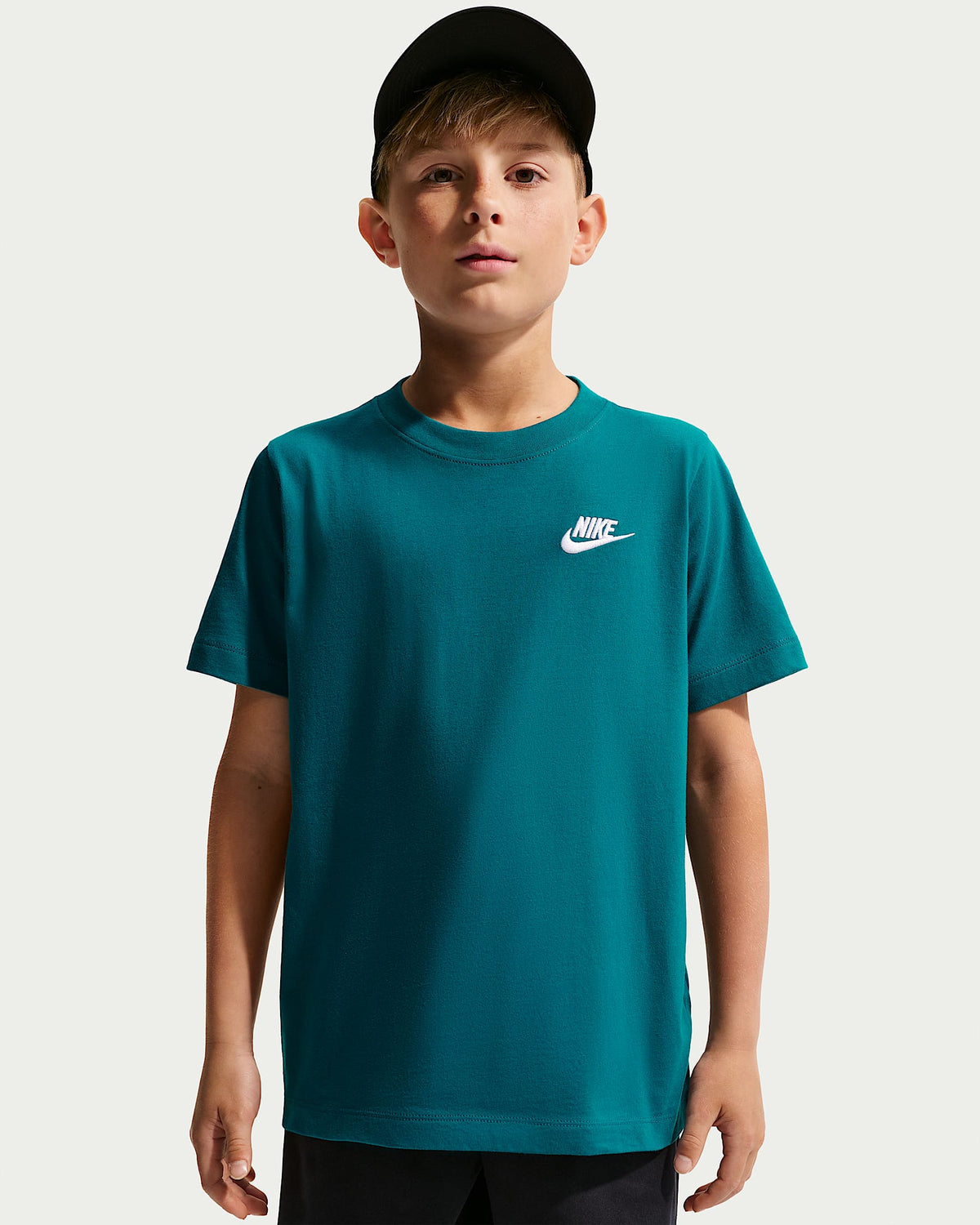 K NSW TEE EMB FUTURA LBR Kinder T-Shirt
