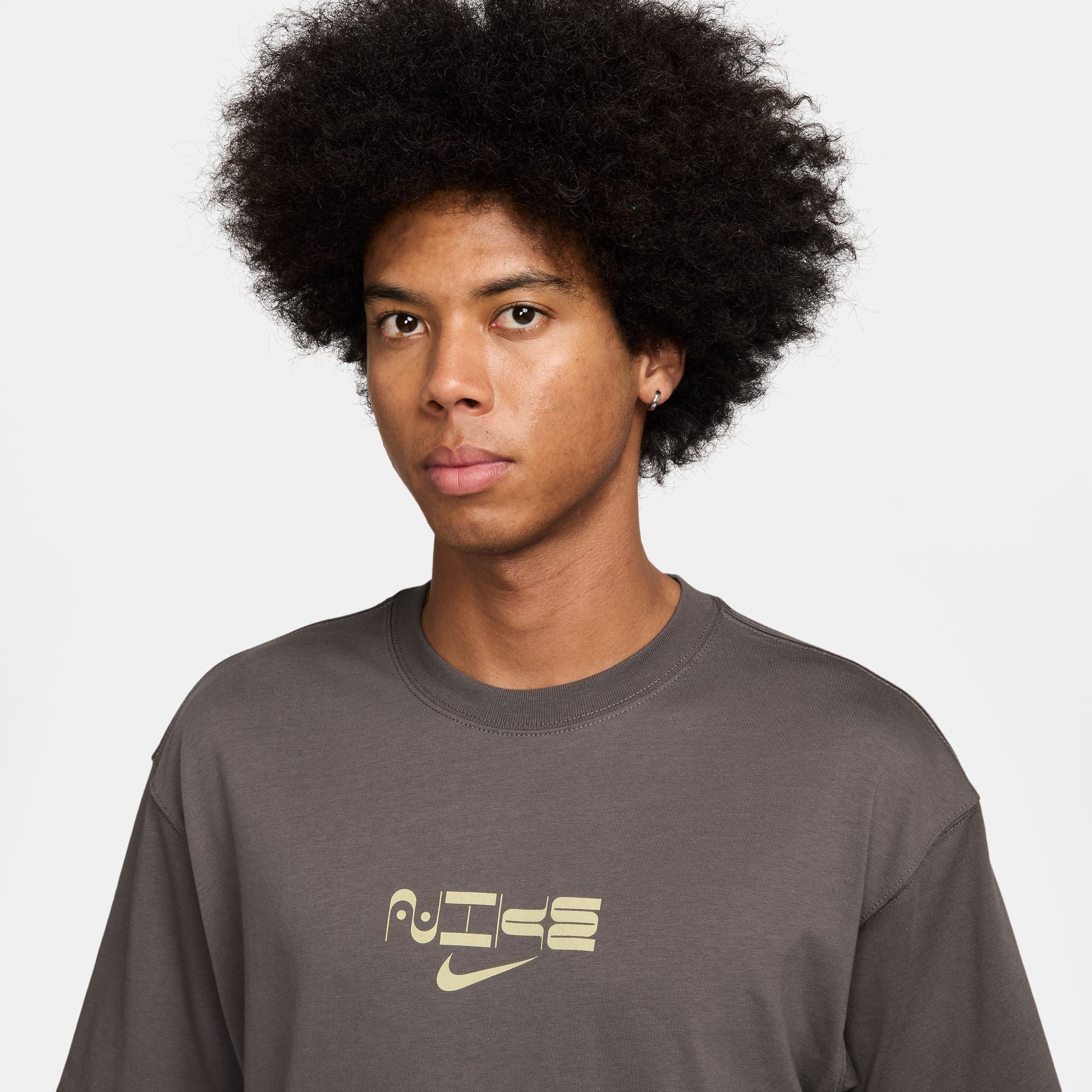 U NSW TEE M90 OC MED GFX BR