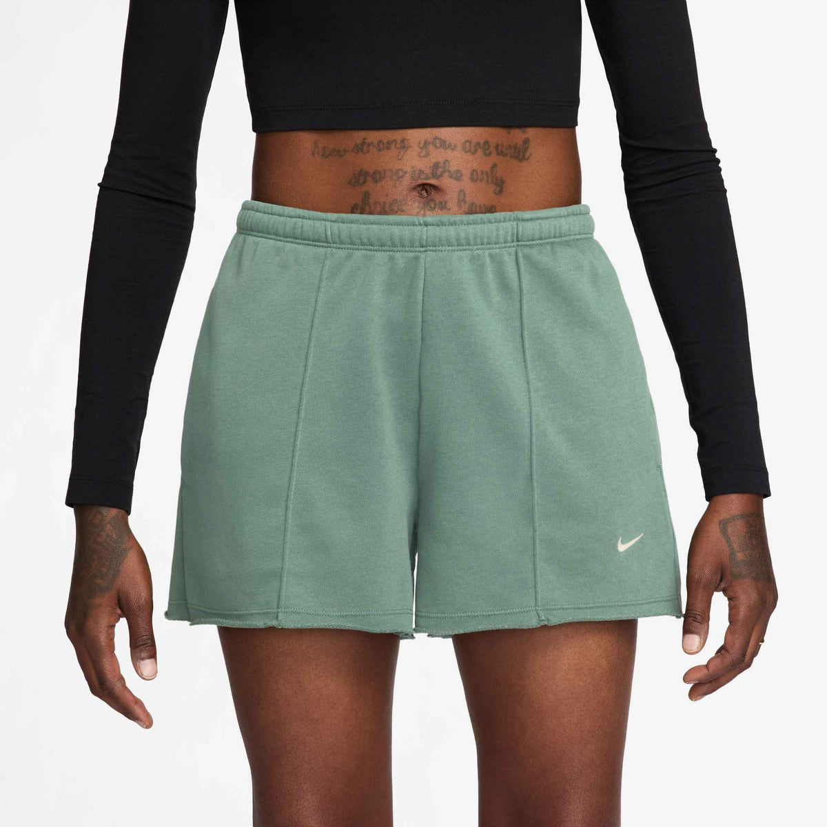 NSW OFFLN CHLL FT SHORT Damen Freizeithose