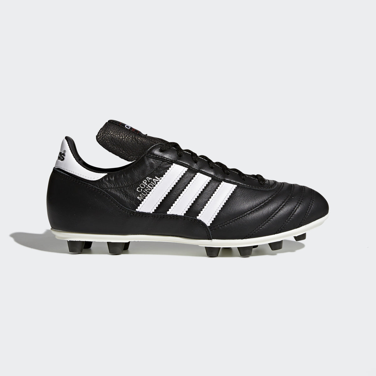 Copa Mundial Fußballschuh für feste Böden
